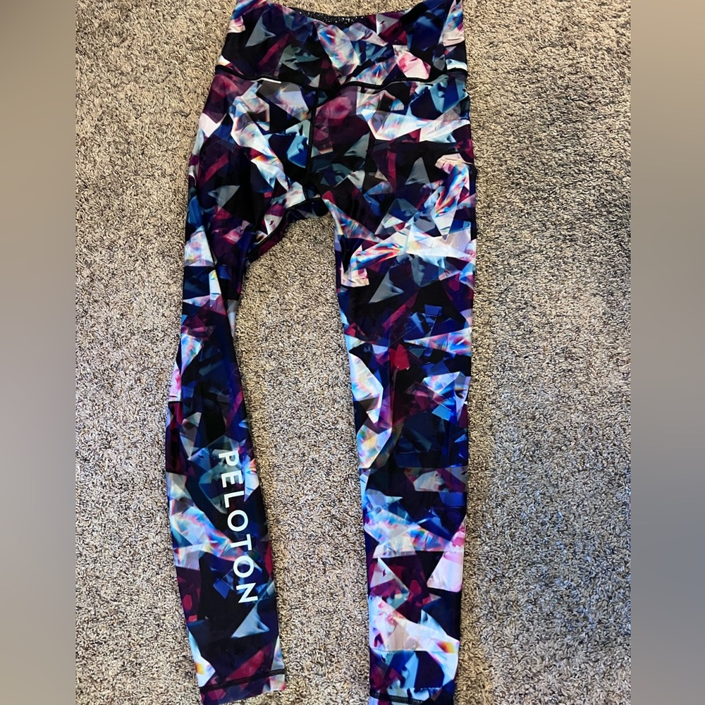 Peleton athletic reversable leggings size large